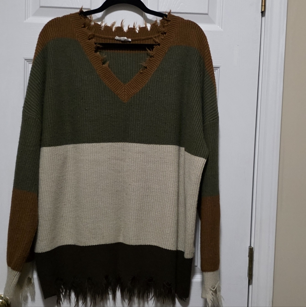GeeGee Colorblock V-Neck Distressed Sweater
